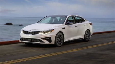 2019 Kia Optima SX Turbo First Test: Life in the Middle Lane