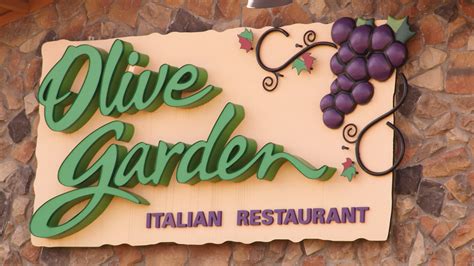 Here's How The Olive Garden Logo Has Evolved Over The Years