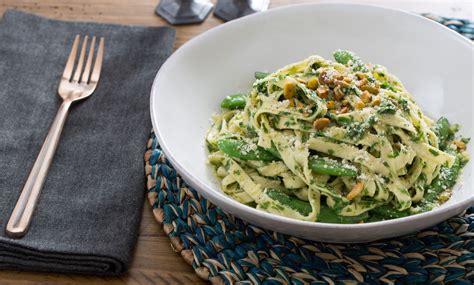 Fettuccine with fresh pesto