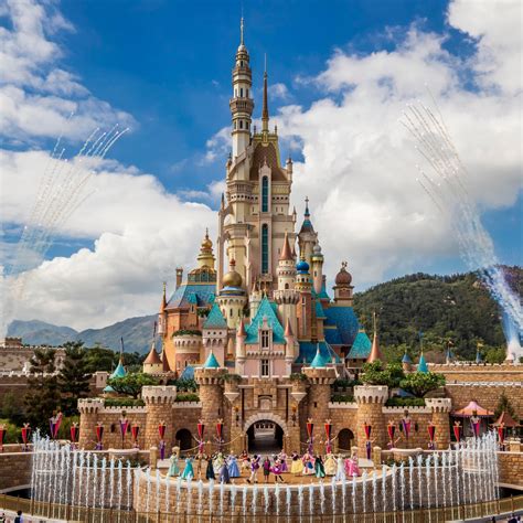 Hong Kong Disneyland Resort - Homecare24