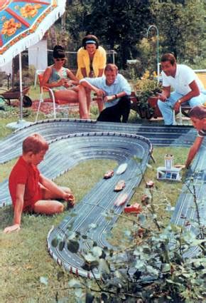 Carrera slot cars / Vintage race sets, parts & tracks / Sales & value