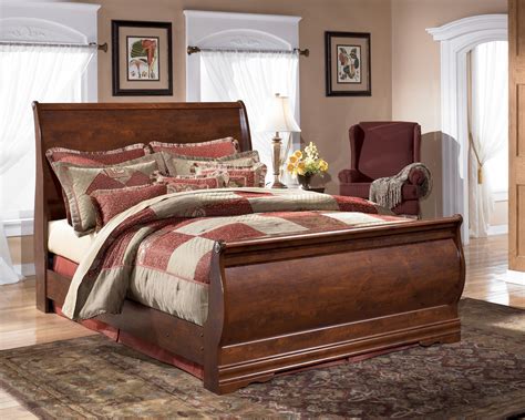 Wilmington Queen Sleigh Bed from Ashley (B178-77-74-96) | Coleman Furniture