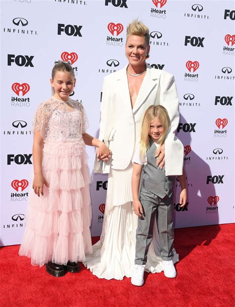 Pink hits 2023 iHeartRadio Music Awards with her kids, accepts Icon Award during show - ABC News