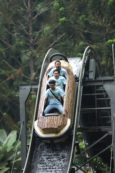 Safari Water Park, Sensasi Bermain Air di Puncak Ala Ubud Bali!