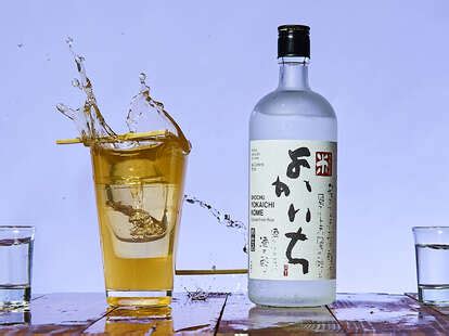 How to Do a Soju Bomb: Best Way To Drink Soju Is In This Beer Cocktail - Thrillist