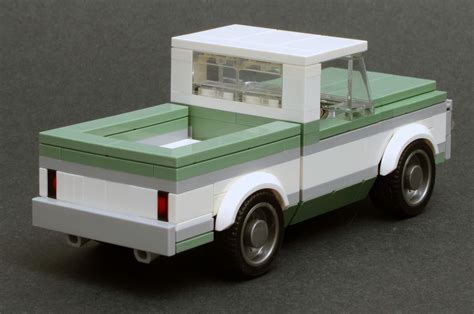 Classic LEGO Truck - All About The Bricks