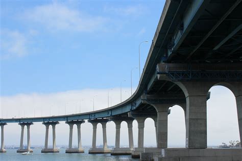 The San Diego-Coronado Bridge, from Coronado Island [OC] [3110x2073] : r/InfrastructurePorn