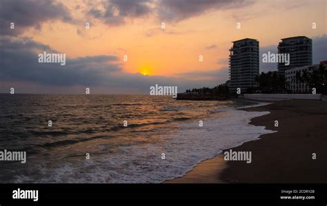 Sunset in Acapulco beaches in Mexico Stock Photo - Alamy