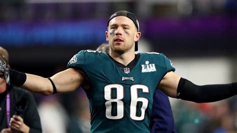 Eagles Insult Zach Ertz with ‘Backloaded’ Contract Offer: Report | Heavy.com