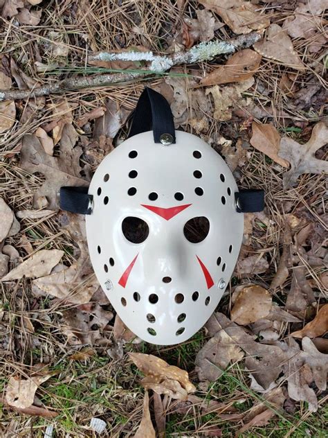 NECA Friday the 13th 3D Part III 3 Jason Voorhees Prop Replica Hockey Mask - lagoagrio.gob.ec