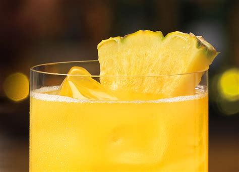 Coconut & Pineapple Rum Cocktail Recipe – Bacardi