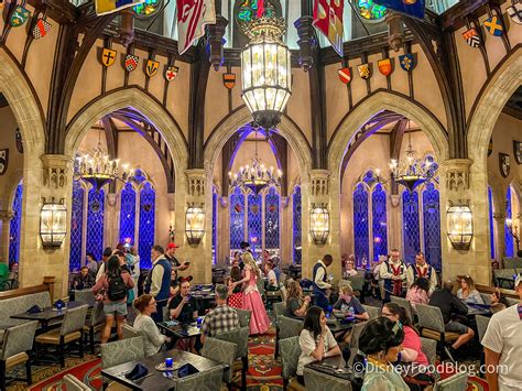 Magic Kingdom Character Dining | the disney food blog