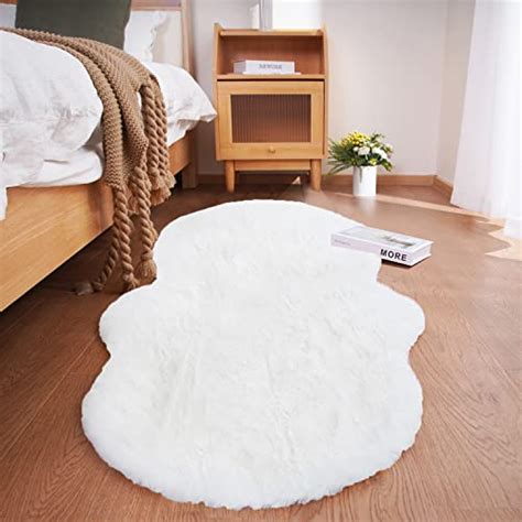 Top 10 Best White Fluffy Rugs Picks And Buying Guide - Glory Cycles