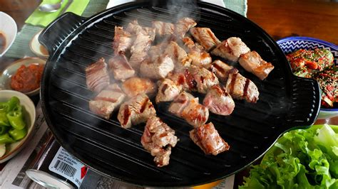 Korean-style grilled beef BBQ (Soegogi-gui)