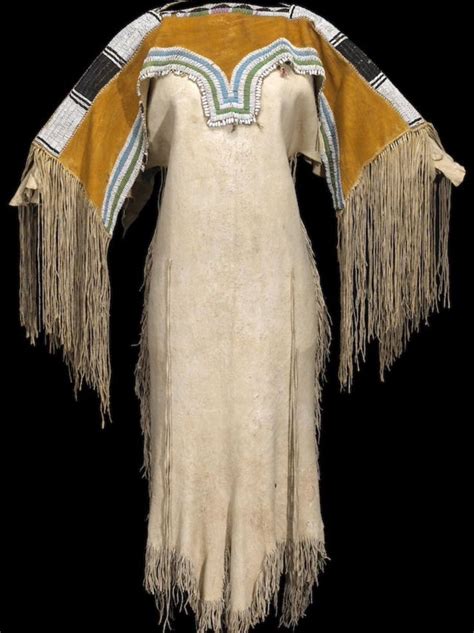 Платье, Хикарилья Апачи. 54,5 дюйма. Bonhams, июнь 2010. | Native american dress, American ...