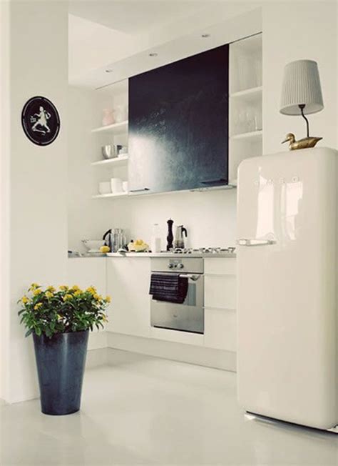 20 Retro SMEG Fridges For Small Kitchens | HomeMydesign | Kitchen ...