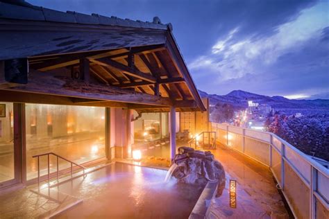 12 Breathtaking Onsen Resorts To Visit This Autumn - Savvy Tokyo