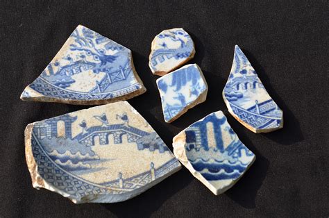 Mudlarking: Willow Pattern Fragments