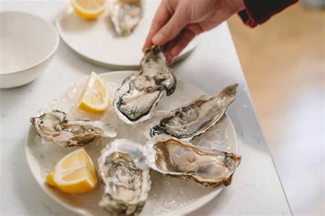 Why Do Oysters Make Pearls (And How) - Boss Oyster