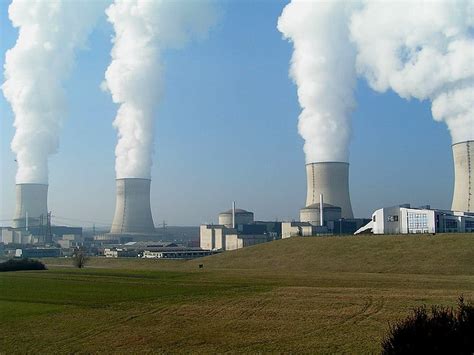 18 Main Advantages and Disadvantages of Nuclear Energy