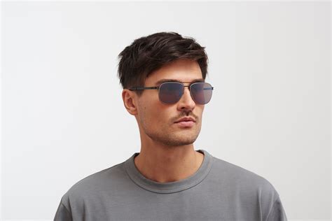 20 Best Sunglasses Brands For Men In 2023 | eduaspirant.com