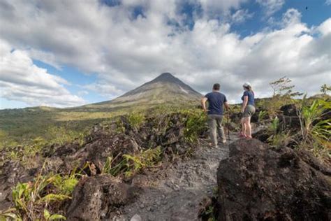 2-in-1 Volcano Hike and La Fortuna Waterfall