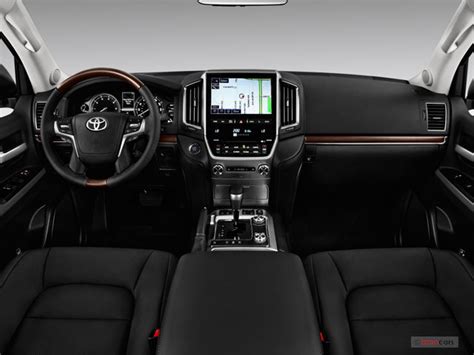 2018 Toyota Land Cruiser Interior | U.S. News & World Report