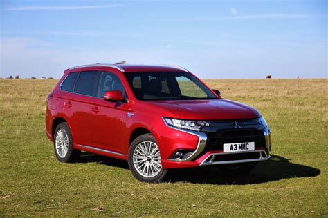 Mitsubishi Outlander PHEV review | DrivingElectric