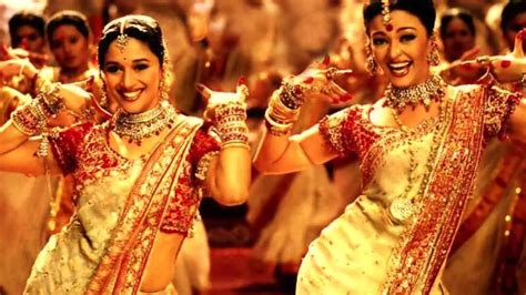 Best Bollywood Dance Moves