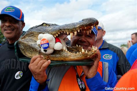 Photo Gallery: Florida Gators vs. Georgia Bulldogs Gator Walk | GatorCountry.com