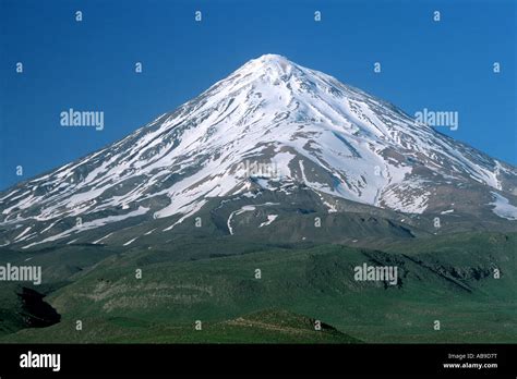 Mount Damavand, highest mountain of Iran, Iran, Teheran Stock Photo - Alamy