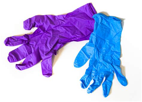 Coronavirus FAQs: do gloves help? Is it allergies or COVID-19? | University of Chicago News