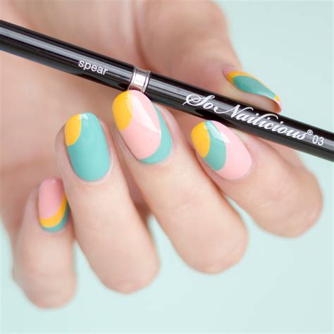 SoNailicious Brush 03 SPEAR - Striping Nail Art Brush - SoNailicious Boutique