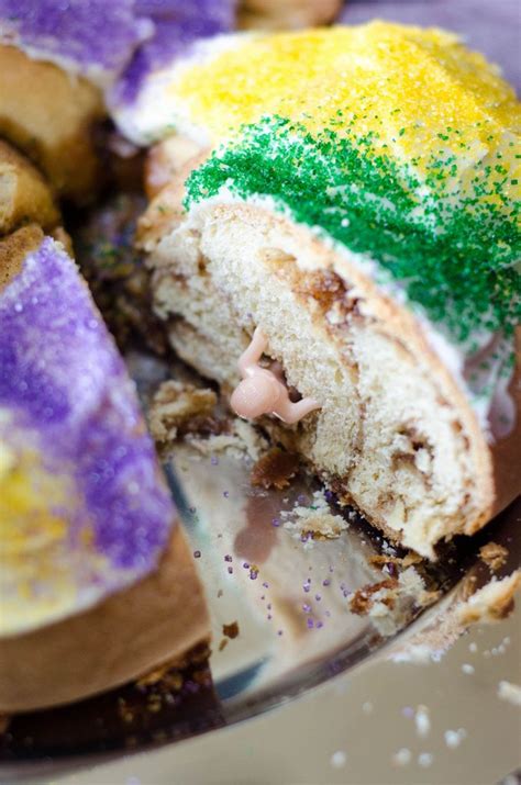 How To Make A Mardi Gras King Cake