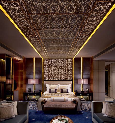 Passion For Luxury : The Ritz-Carlton, Hong Kong, at the pinnacle of luxury!