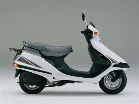 HONDA CN250 - Review and photos