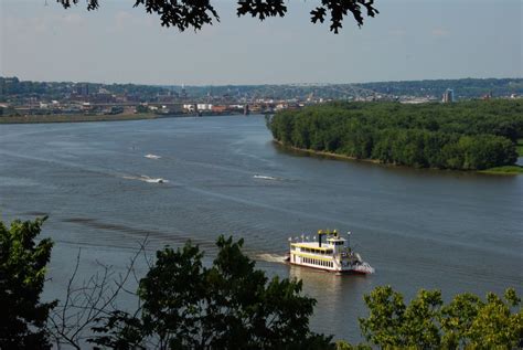 Picture of the Day: Julien Dubuque Monument Overlook - Mississippi Valley Traveler