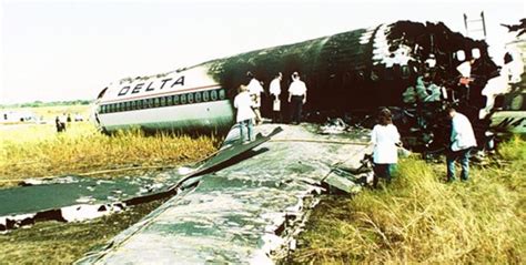 Crash of a Boeing 727-232 in Dallas: 14 killed | Bureau of Aircraft Accidents Archives