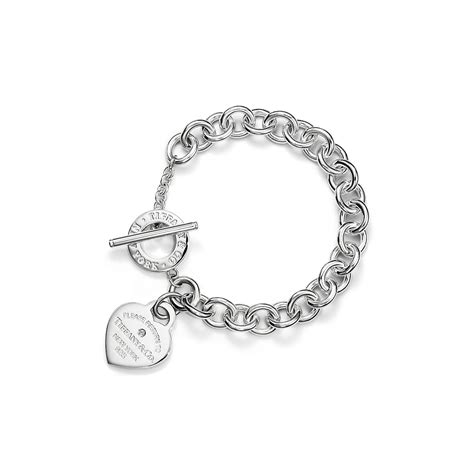 Return to Tiffany™ Heart Tag Bracelet in Silver with a Diamond, Medium | Tiffany & Co.