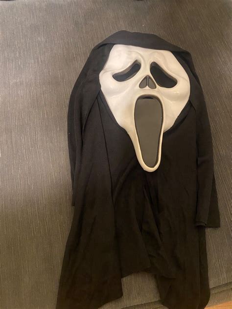 Scream Ghostface Costume (used) Mens small to medium size | #4562745642