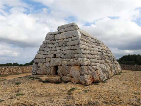 Discover Menorca through its history