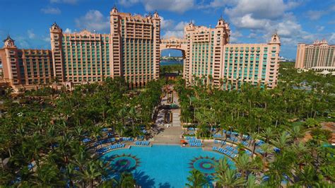 Baha Mar orders guest evacuation, Atlantis hunkers down: Travel Weekly