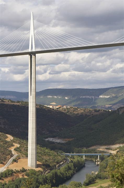 Millau Viaduct - HighestBridges.com