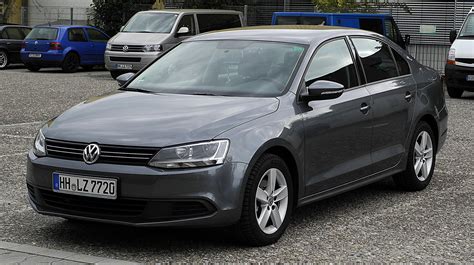 File:VW Jetta 1.6 TDI Comfortline (VI) – Frontansicht, 2. Juli 2011, Ratingen.jpg - Wikimedia ...