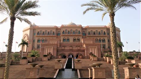 Emirates Palace Tour - Abu Dhabi | Flying Fashionista