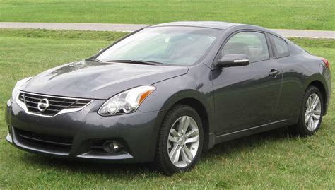 2010 Nissan Altima 2.5 S - Coupe Manual