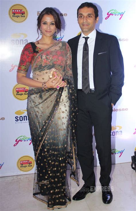 Gayatri Joshi made a beautiful picture in a sari as she posed with husband Vikas Oberoi # ...