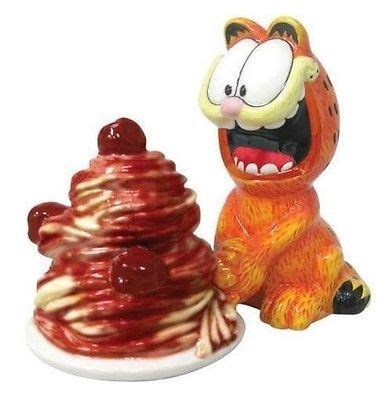 GARFIELD EATING SPAGHETTI Salt & Pepper SET shakers Cat Pasta | #494070805