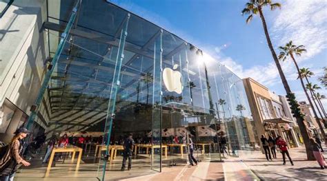 Apple Passes Waymo, Tesla for Self-Driving Car Permits in California ...