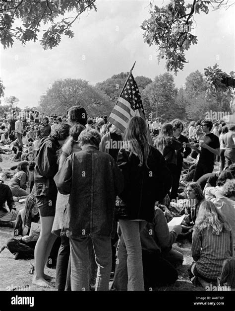 1970s hippies fashion hi-res stock photography and images - Alamy